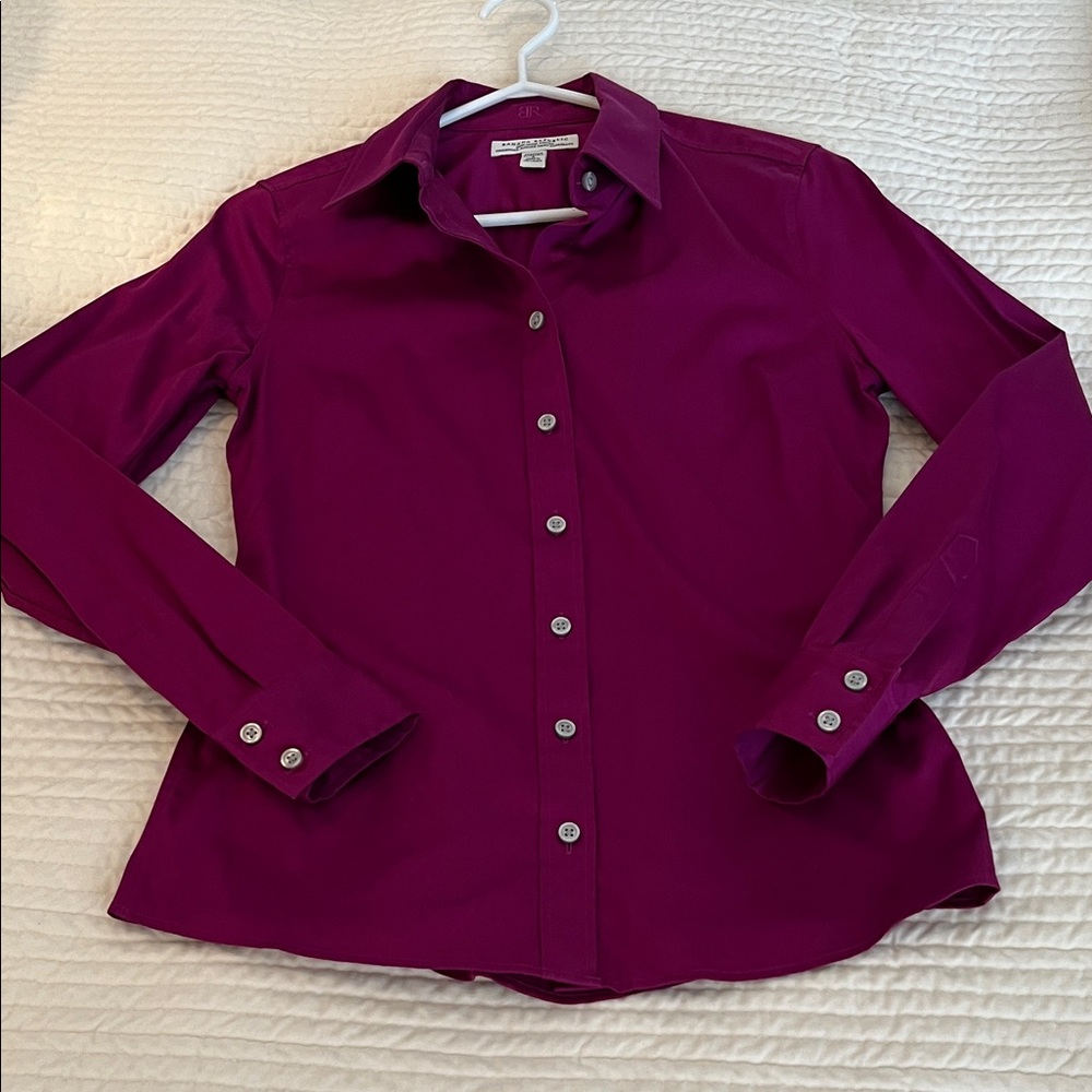 Banana Republic Women's Button Down Shirt Size 4 Non Iron Stretch Fabric